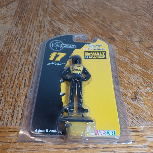 #17 MATT KENSETH DEWALT RACING 3" FIGURE 2003 BY MOTORWORKS NEW 1/24. - Picture 2 of 5